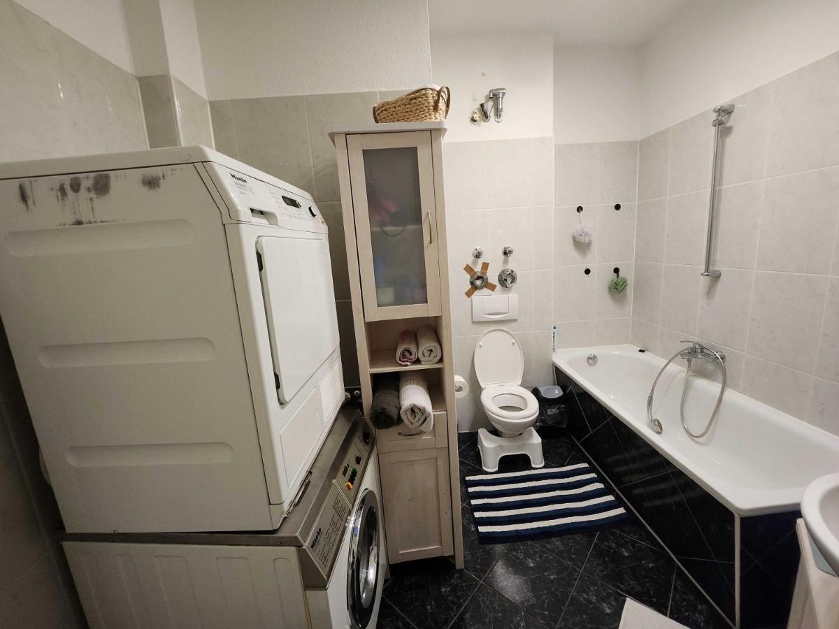 One Private Room Available In A Two Room Apartment In Tegel, 柏林 外观 照片