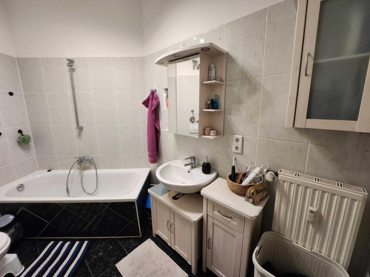 One Private Room Available In A Two Room Apartment In Tegel, 柏林 外观 照片